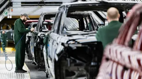 Jaguar Land Rover Supply Chain Workers Reportedly Instructed to Register for Government Benefits, Labor Group States